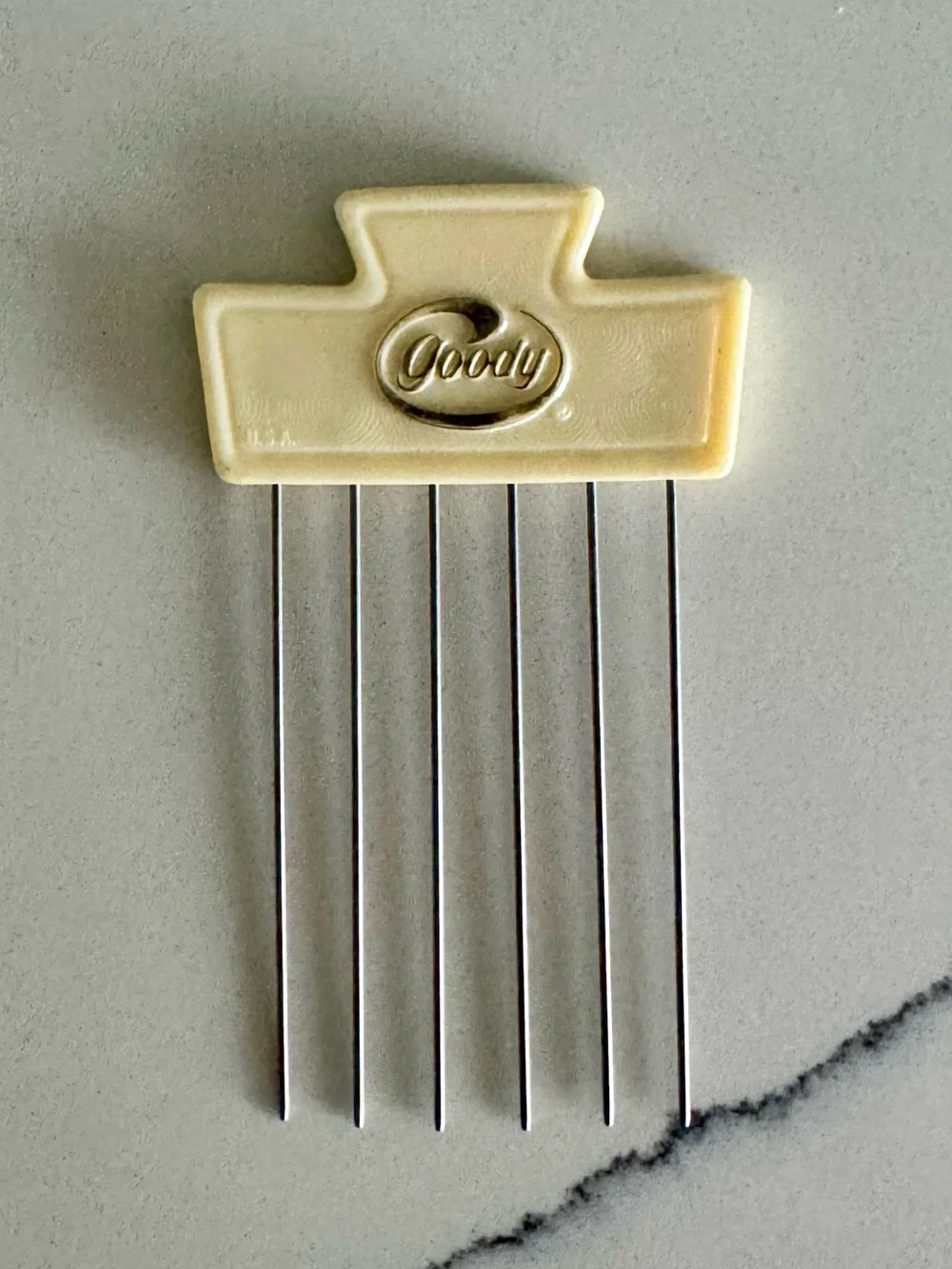 “Goody” Ivory Hair Lift Pick for Styling
